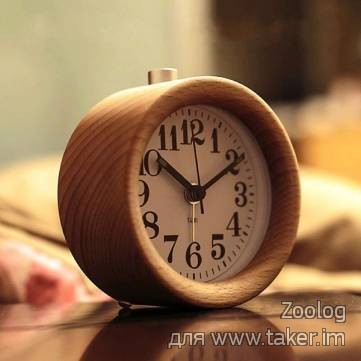 Классический будильник T- Lab’s в деревянном корпусе  
