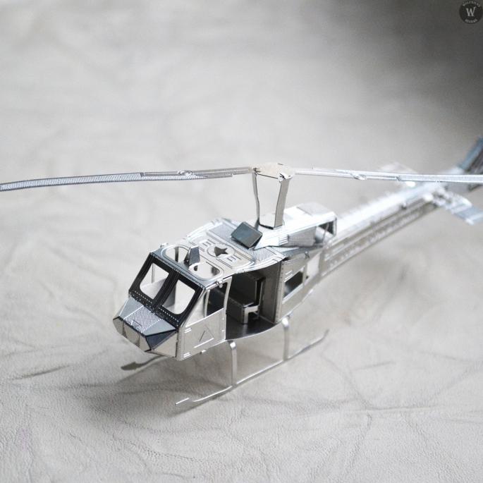 'В небесах на вертолете...', металлический 3D пазл Huey Helicopter 