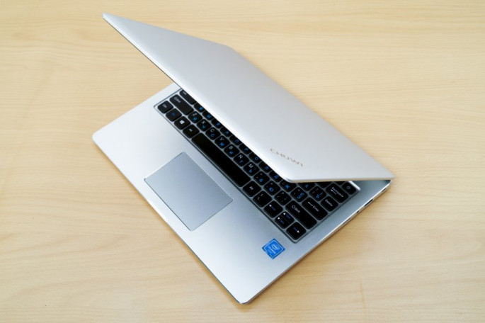 Chuwi LapBook 12.3 - обзор компактного ноутбука с 2К экраном на процессоре Apollo Lake Celeron N3450