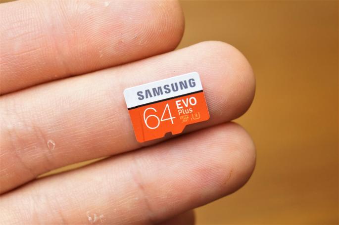 Карта памяти Samsung MicroSD EVO Plus UHS-I U3 на 64 Гб