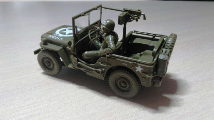 Сборная модель 1/35 военного внедорожника Jeep Willys MB от Tamiya (35219)