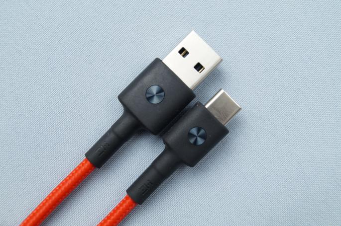 USB-C кабель ZMI AL431 длиной 2 метра.